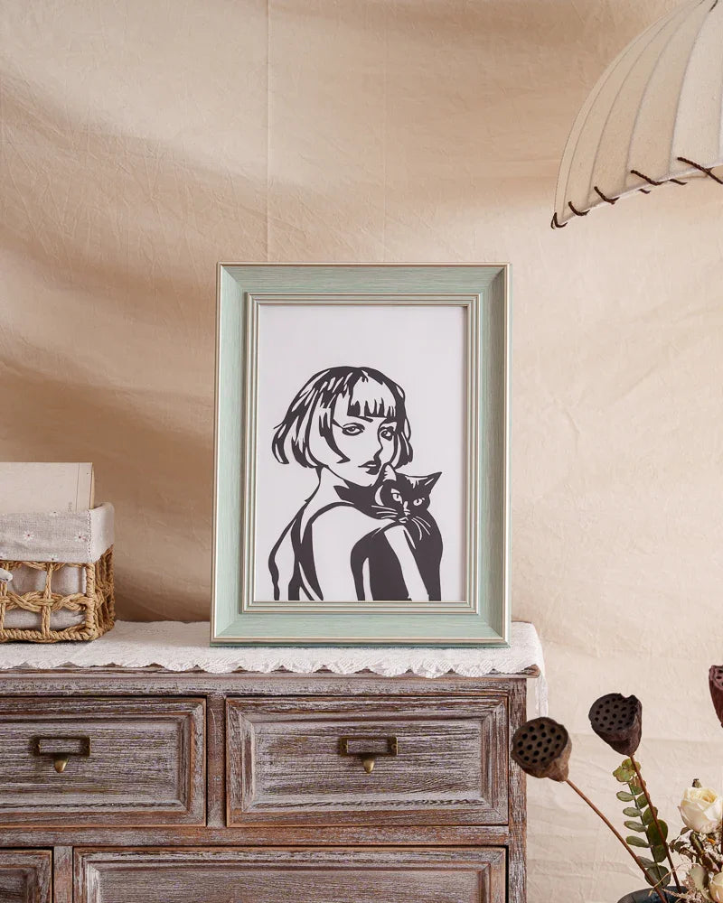 Side Glance Paper Cut – A Warm Moment Between Woman and Cat