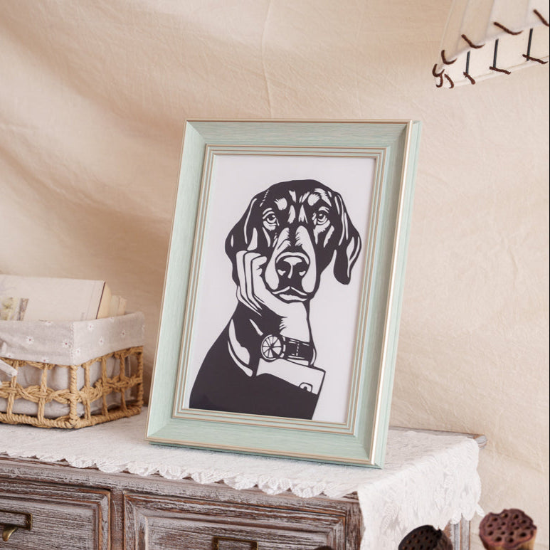 his home-gracing portrait’s magic? Sunlight awakens her shadow every noon — eternal guard on duty
